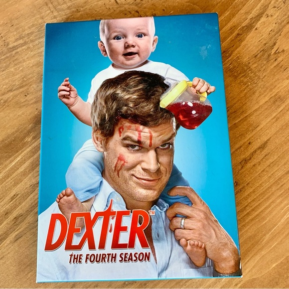 Dexter Season 4 DVDs (4 DVD set) - Picture 2 of 6